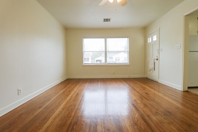 Foto del edificio - Beautiful Brookside duplex unit - NO PETS