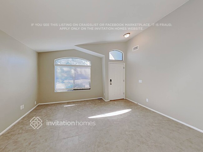 Foto del edificio - 15832 W Linden St