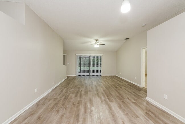 Building Photo - 108 Sherwood Dr