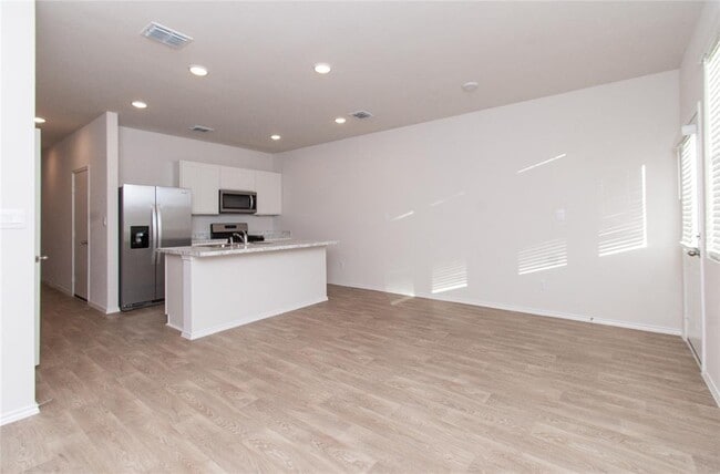Building Photo - 201 Varner Way