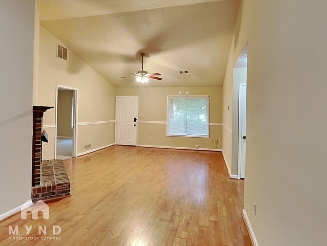 Foto del edificio - 2971 Meadow Ln