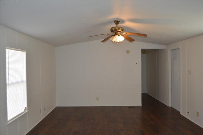 Building Photo - 1406 E Wallisville Rd