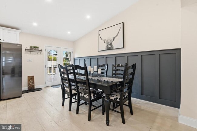 Foto del edificio - 7024 Lee Park Ct