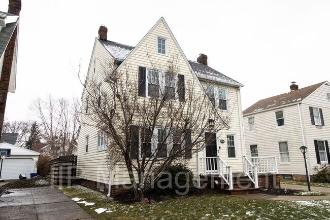 Building Photo - Beautiful 3BR/1.5 Bath Home in Rocky River!
