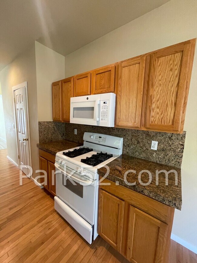 Building Photo - 3 Bedroom Home in University Place