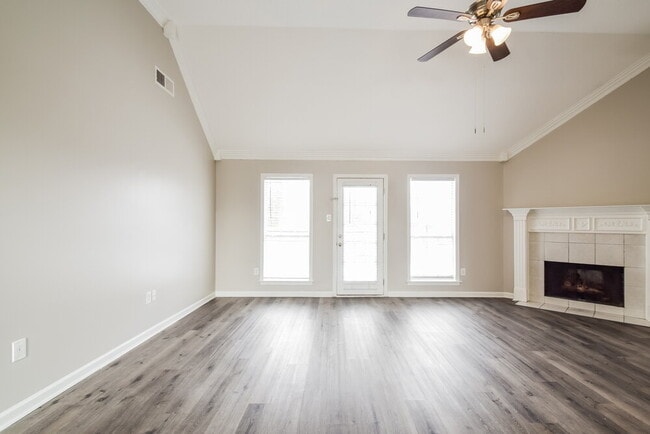 Building Photo - 9922 Lacee Ln