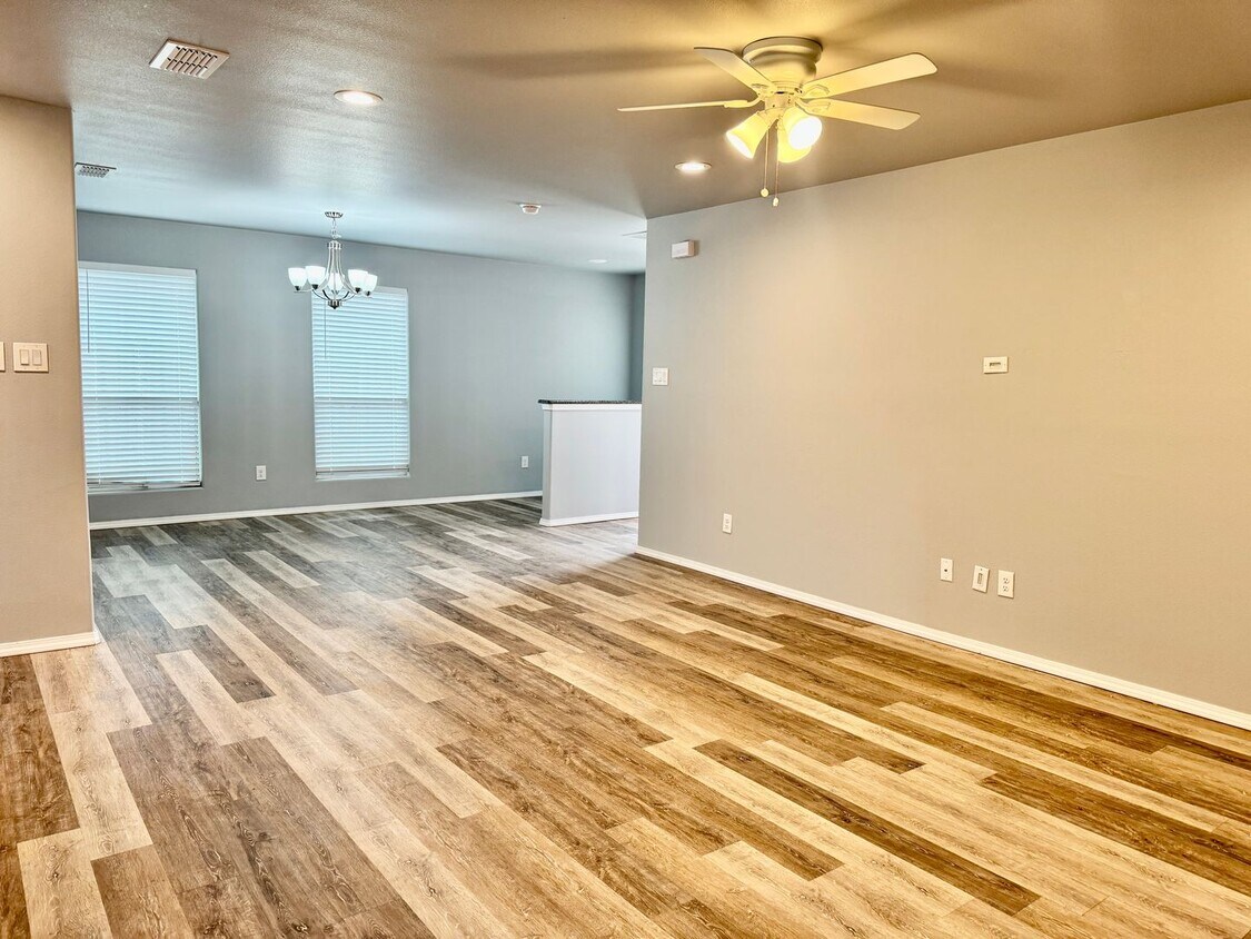 Foto principal - 1103 N Englewood Ave