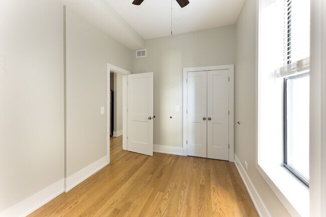 Foto del edificio - 3521 N Wilton Ave