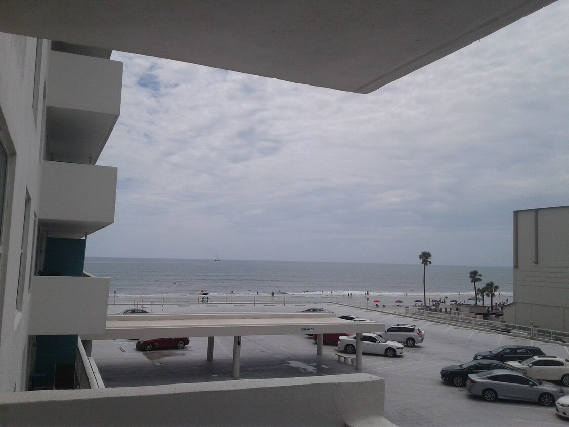 Vista de la playa - 2800 N Atlantic Ave