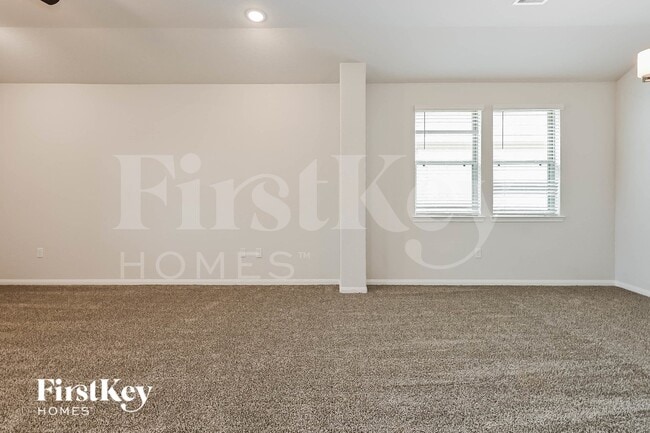 Building Photo - 14775 Country Club Dr