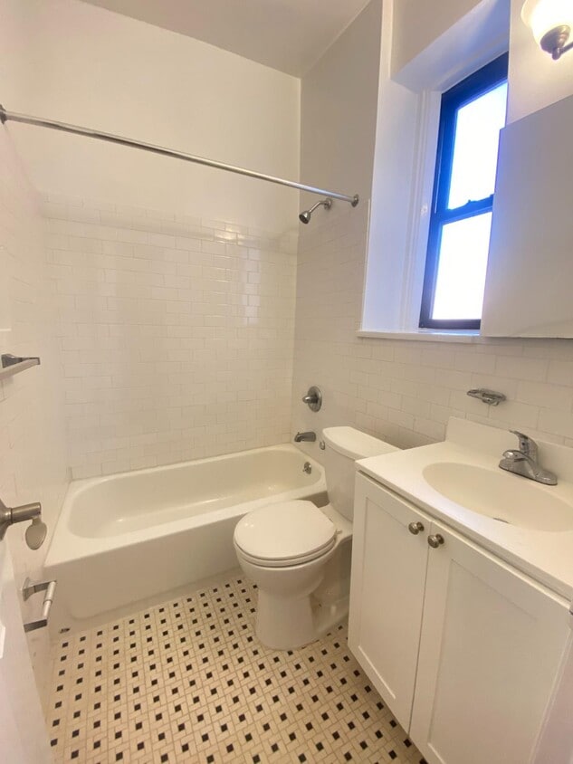 Building Photo - 53 W 72nd St