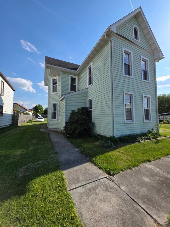 Building Photo - 116 Linden Ave