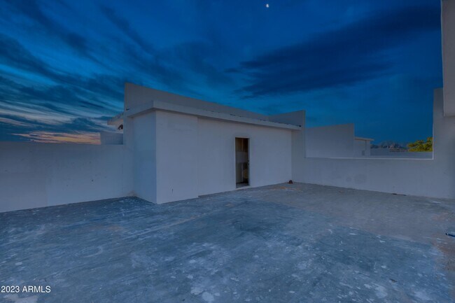Foto del edificio - 830 S Farmer Ave