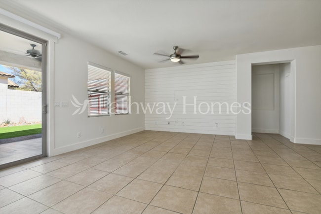 Building Photo - 20996 W White Rock Rd