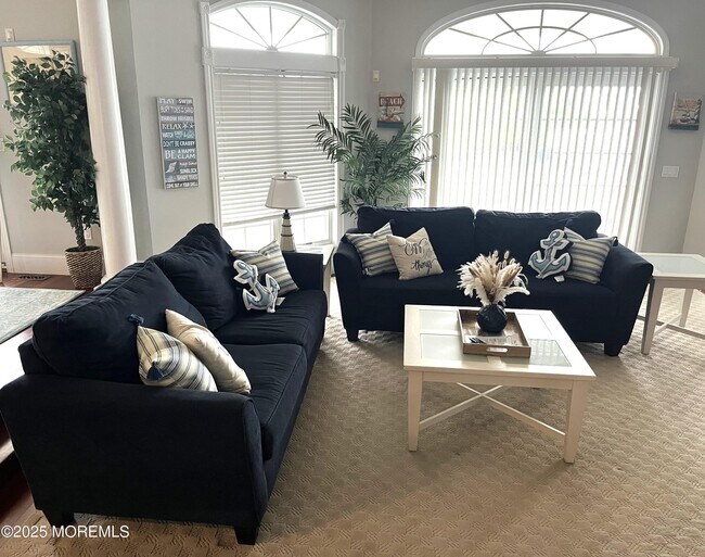 Foto del edificio - 1618 Beacon Ln