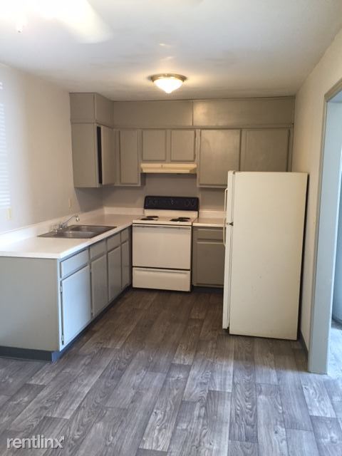 Primary Photo - 3000 Calvin Dr