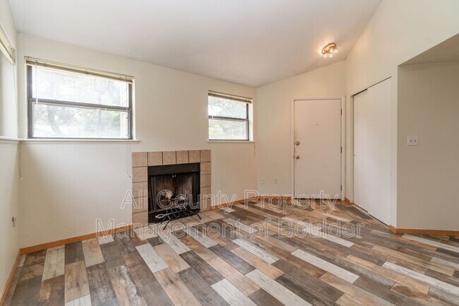 Foto del edificio - 5520 Stonewall Pl