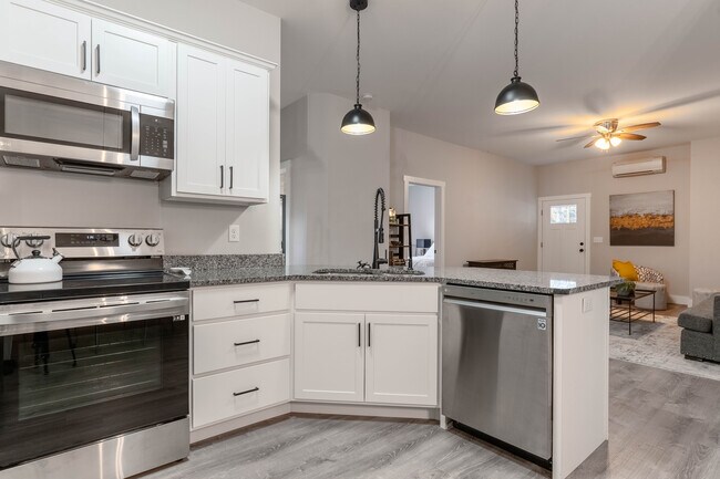 Kitchen - 10-100 Laurel Loop