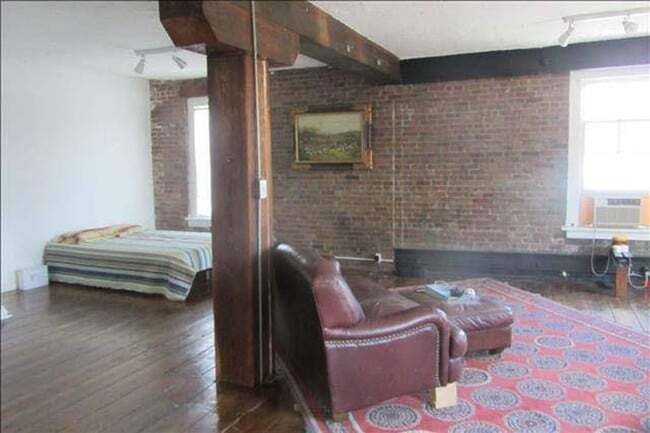 Foto del edificio - 12 Front St