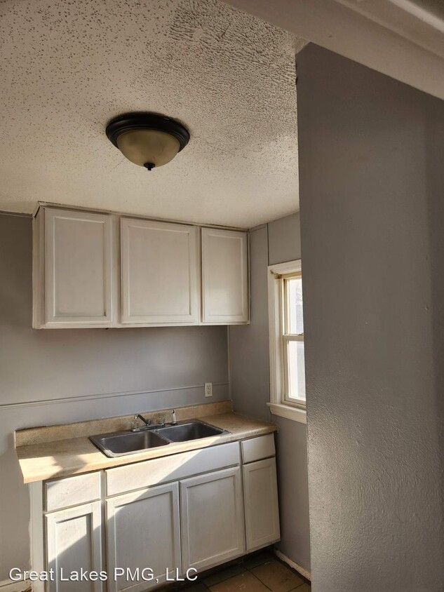 Foto del edificio - 3 br, 1 bath House - 19190 Biltmore