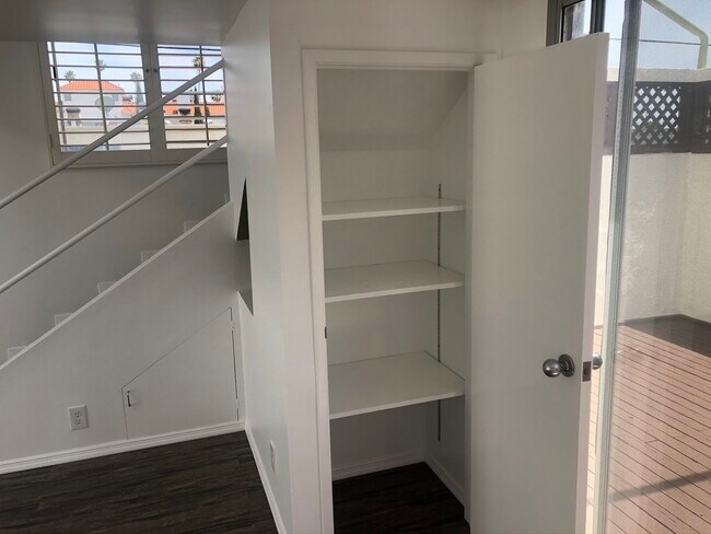 Storage - 2828 Arizona Ave