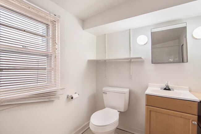 Foto del edificio - 426 S Division St