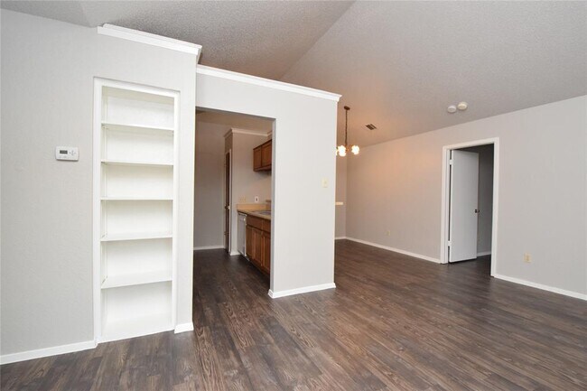 Building Photo - 12309 Dellrey Dr