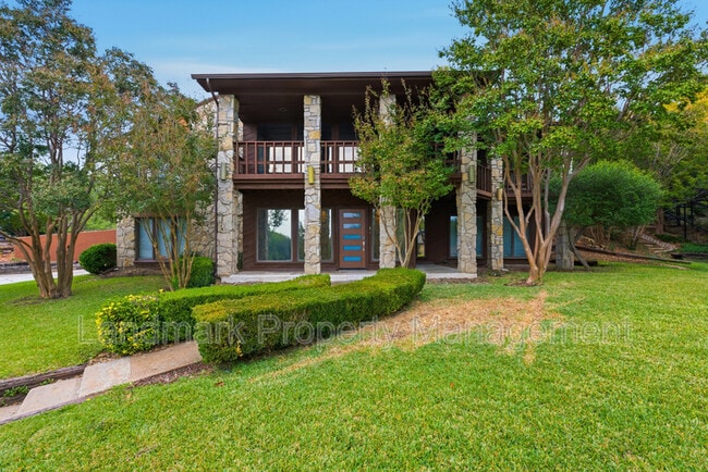 Foto del edificio - 317 Chandler Lake Ct