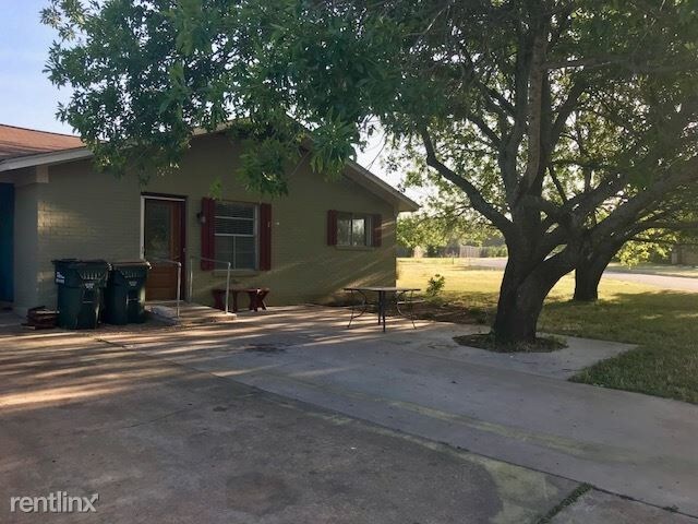 Foto del edificio - 801 Ranch Rd