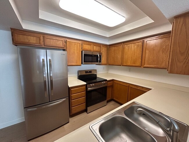 Foto del edificio - 85 COUNTRY MILE RD POMONA 91766 (2 BED / 2...
