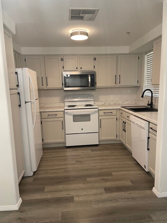 Foto del edificio - 7575 E Indian Bend Rd