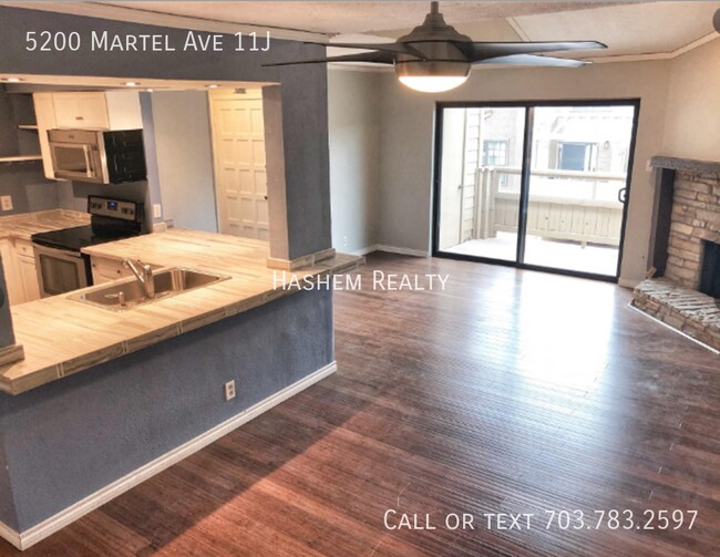 Building Photo - Charming 1-Bedroom Condo in the Heart of D...