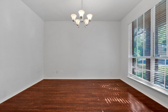 Foto del edificio - 26803 Sparrow Ridge