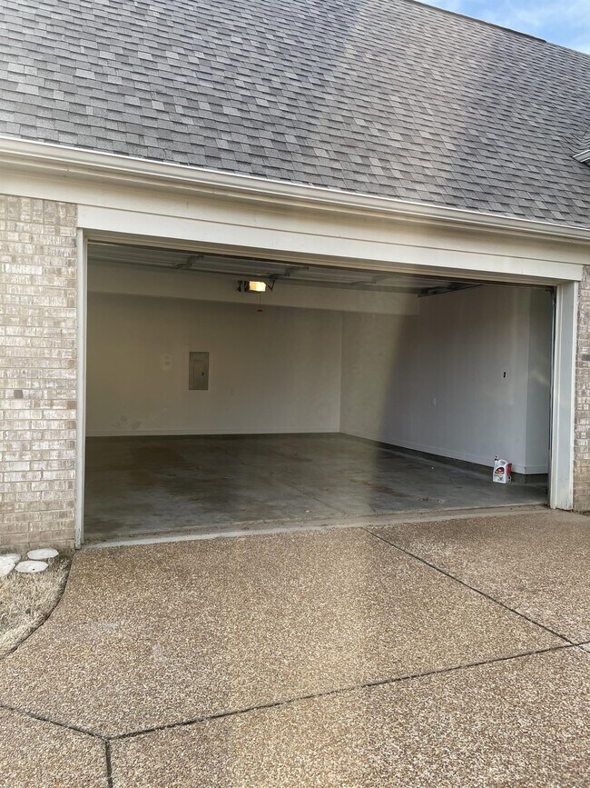 Foto del edificio - 10230 Adikson Dr