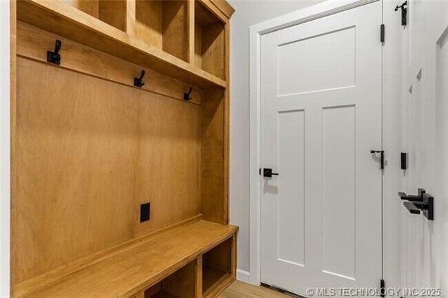Foto del edificio - 28801 E 141st St S