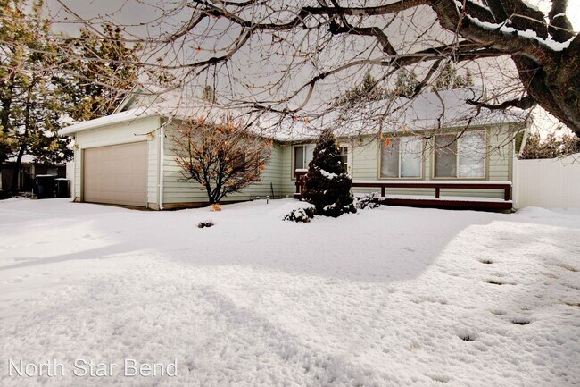 Building Photo - 3 br, 2 bath House - 932 NE Lena Pl