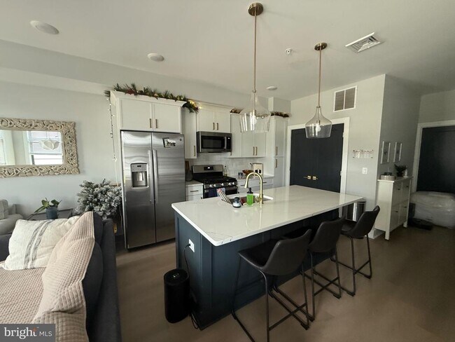 Foto del edificio - 7523 Ridge Ave