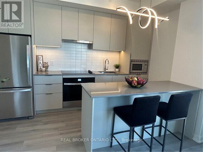 Photo du bâtiment - 3070 Trafalgar Rd