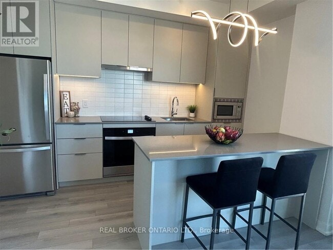 Building Photo - 3079 Trafalgar Rd