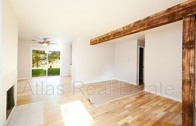 Building Photo - 4483 Driftwood Pl