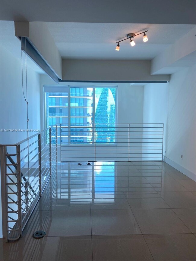 Foto del edificio - 60 SW 13th St