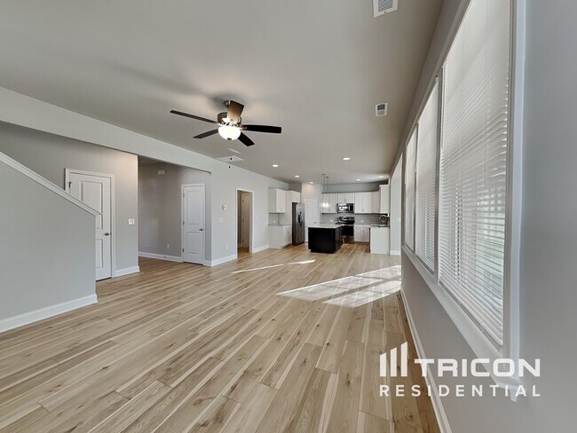 Foto del edificio - 165 Lynnridge Dr
