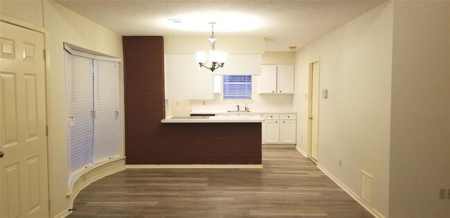 Foto del edificio - 8807 Leader St