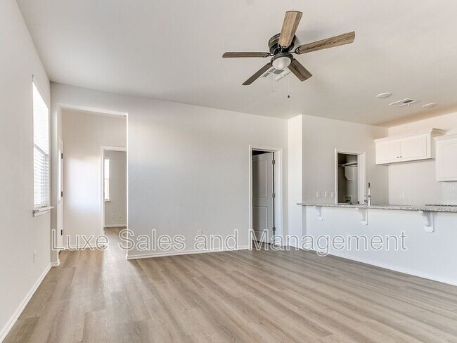 Foto del edificio - 10528 Harvest Moon Ave