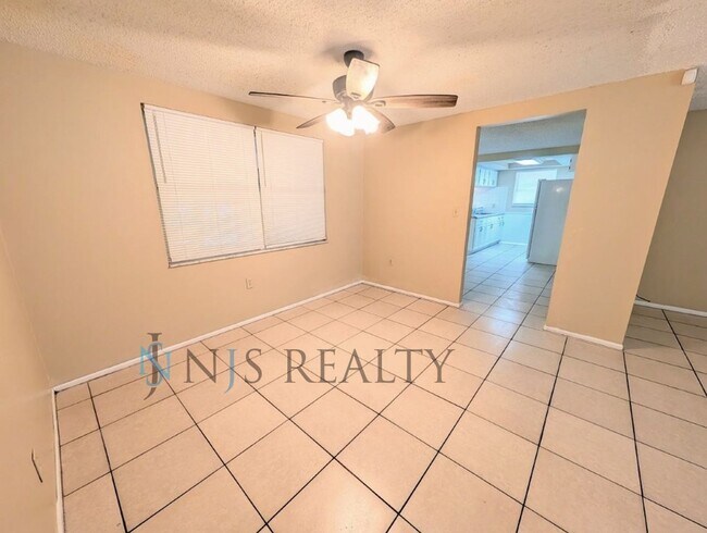 Foto del edificio - 11621 Meadow Dr
