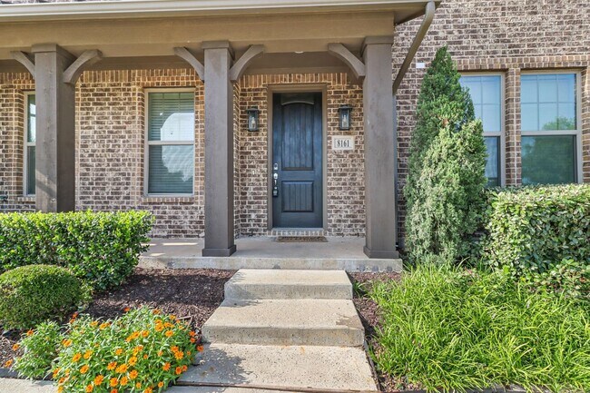 Foto del edificio - Luxury Townhome in the heart of Frisco