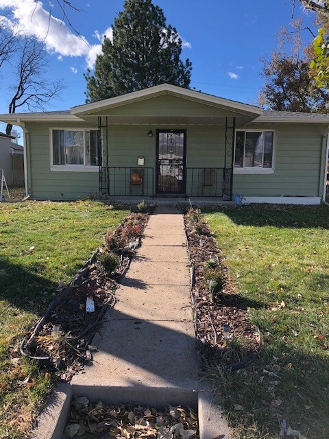 Foto principal - 5021 Eliot St