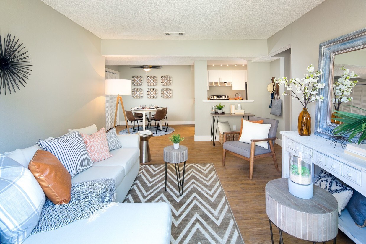 Golden Gardens Apartments in Fresno, CA