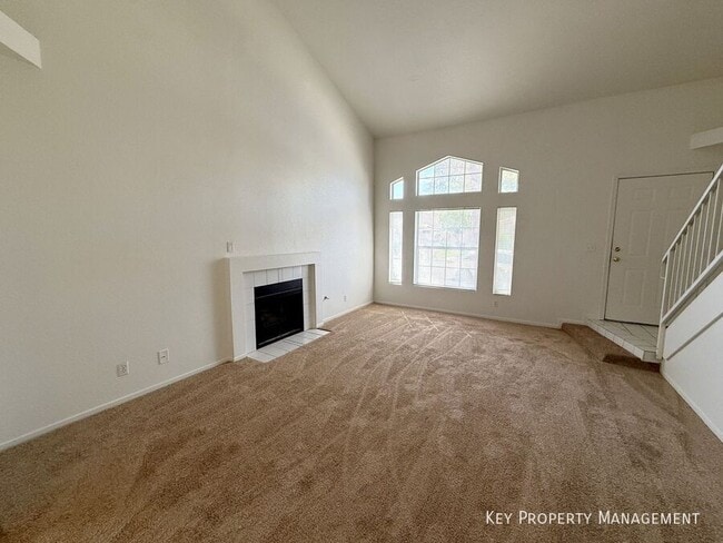 Foto del edificio - 2840 Lone Cliff Dr