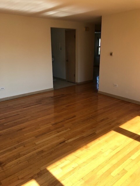 Foto del edificio - 6441 W Higgins Ave